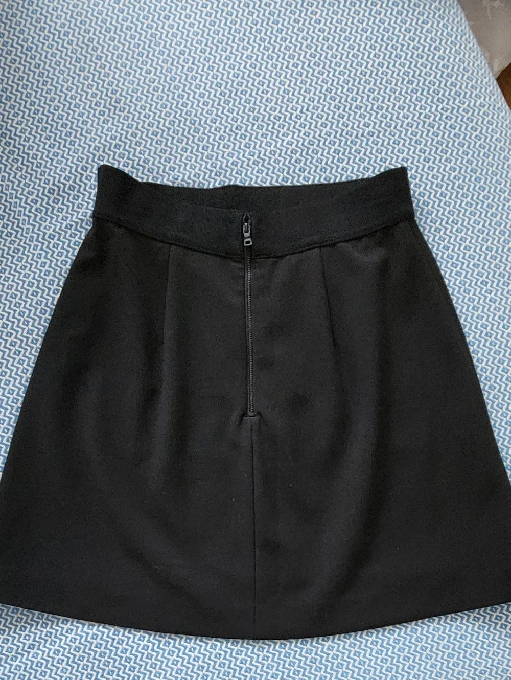 Alice + Olivia Black Overlap Mini Skirt - Picture 6 of 12